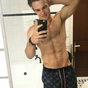 Meet your Posher, Thomas